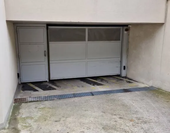 Garage/Parking