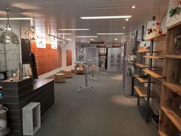 MURS COMMERCIAUX LIBRES VENCE CENTRE
