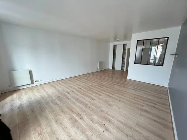 Appartement Meaux 59 m2, box et cave