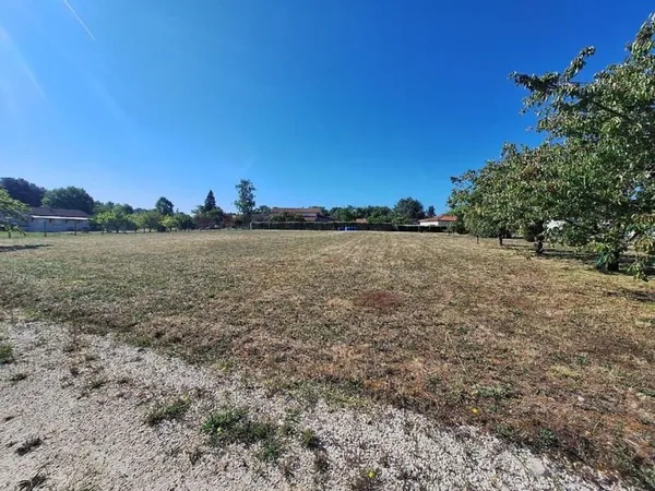 Terrain à bâtir Vente Salignac-sur-Charente  967m² 48000€