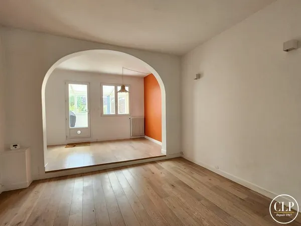 MAISON sur 3 niveaux quartier de la Matène