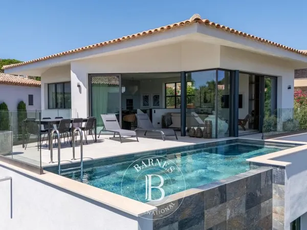 LOCATION SAISONNIÈRE - SAINTE-MAXIME - 4 CHAMBRES - PISCINE À DÉBORDEMENT