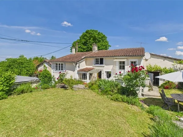 Maison de village à proximité de Verteillac