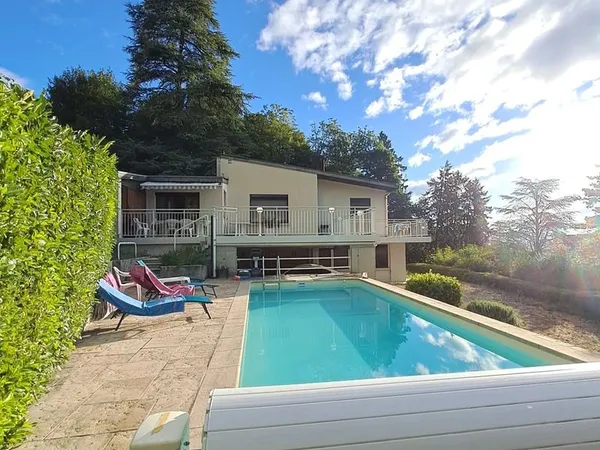 Maison familiale à Seyssinet-Pariset avec vue panoramique sur Grenoble