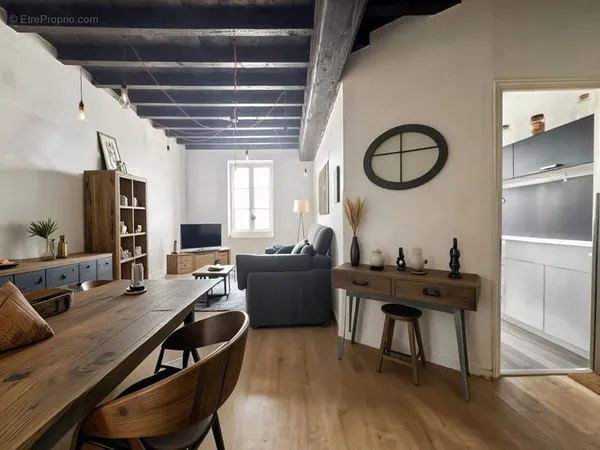 Appartement T3 de 65.58 m2 + cave, avec vue directe sur la Saône Trévoux - Vendu / Loué