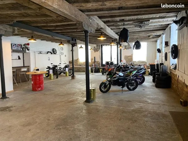 HALL et vitrine, local commercial ou stockage A LOUER Bouxwiller