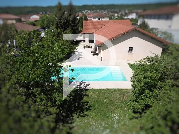 Maison de plain-pied 5 pièces 144 m²
