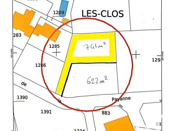 Terrain 741 m²