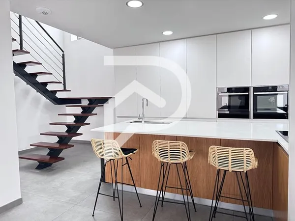 BEAUVOISIN MAISON ULTRA CONTEMPORAINE-PISCINE -GARAGE
