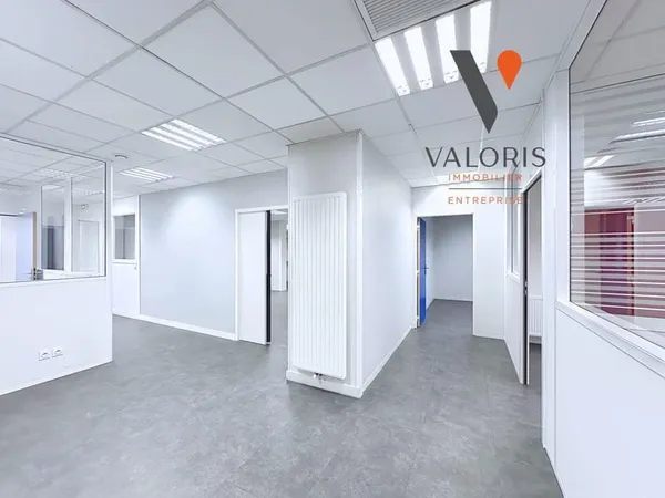 GRENOBLE-LOCATION-BUREAUX-PIED D'IMMEUBLE