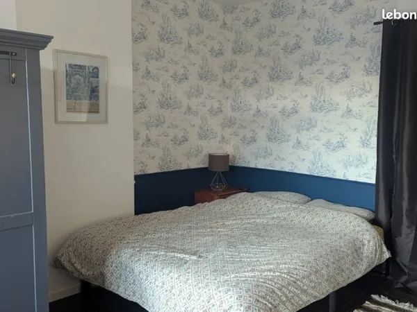 Grande chambre meublée type studio 23 m²