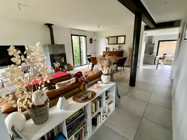 ORVAULT - A vendre Maison familiale rénovée 144m2, 4 chambres sur parcelle de 2 893 m². Exclusivité 