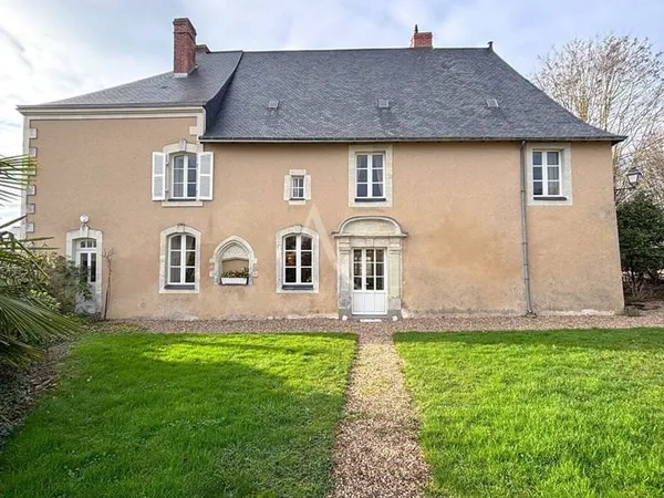 Maison 8 pièces 240 m²