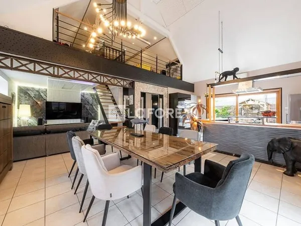 Maison de plain-pied 6 pièces 192 m²
