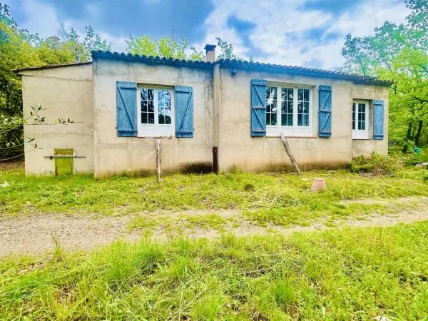 Maison autonome 140m2 sur terrain d'1hectare à Figanières