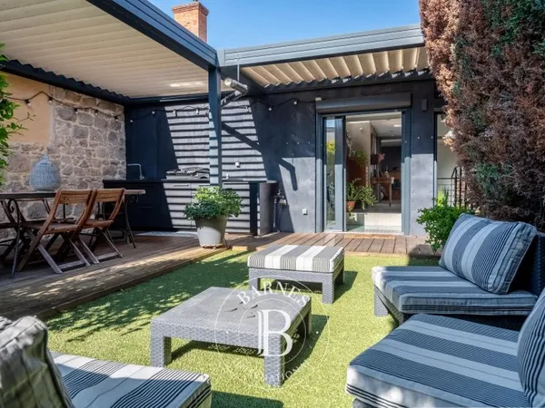 OULLINS CENTRE - Loft en duplex de 180 m² - 3 chambres - Jardin privatif de 70 m²