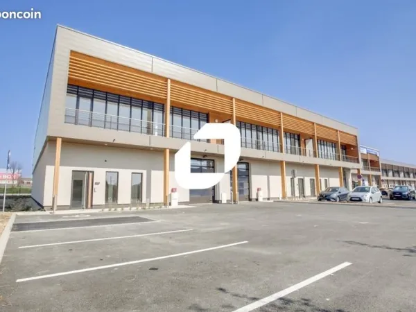Local d'activité 392 m²