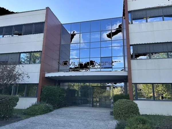 Bureaux 564 m²
