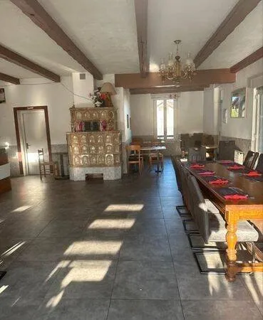 Local commercial 645 m²