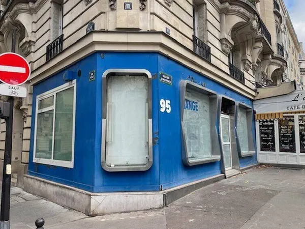 Boutique 2 pièces 120 m²