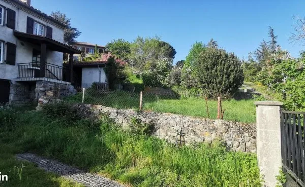Ancienne ferme sur les hauteurs de Montbrison