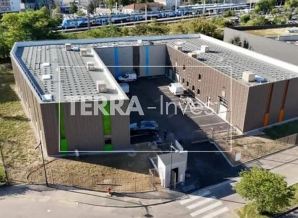 Bureaux 122 m²