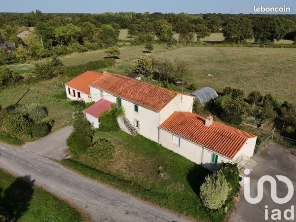 Maison de village 9 pièces 250 m²