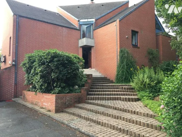 Maison 11 pièces 230 m²
