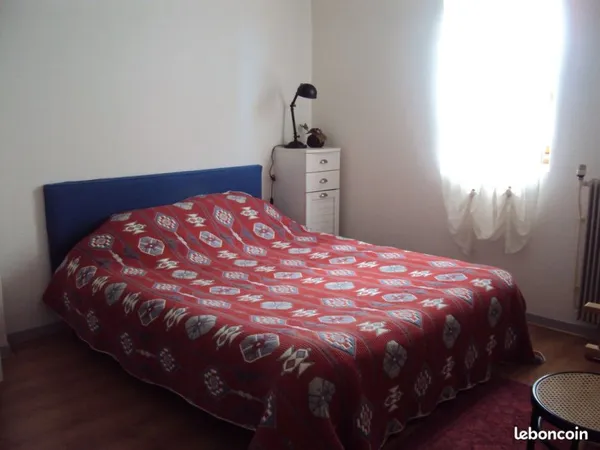 Loue chambre meublee