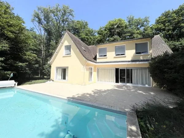 Maison 6 pièces 231 m²