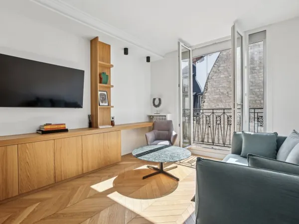 Paris - Triangle d'Or / George V ¦ Deux-pièces rénové, style sui