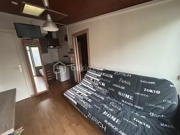 IDEAL AU INVESTISSEUR 2 STUDIO 11M² CHACUN dans une allée de box sécurise très proche du TRAM T9 (5 