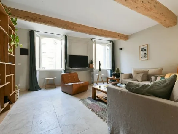 Uzès centre historique: Bel appartement de 87 m²