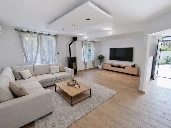 MAISON HYPER CENTRE PROCHE COMMODITES