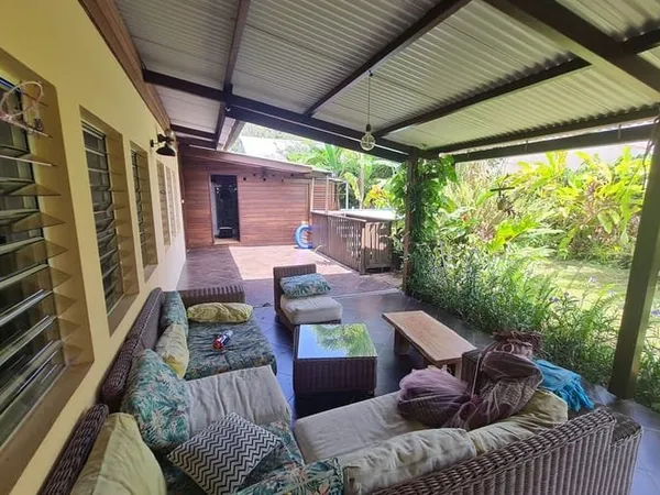 Maison 5 pièces 243 m²