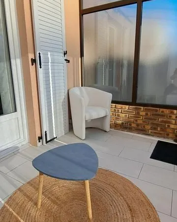 Particulier loue f2 26+8 m2 A 840 EUROS tout confort equipe meuble a paray vieille poste