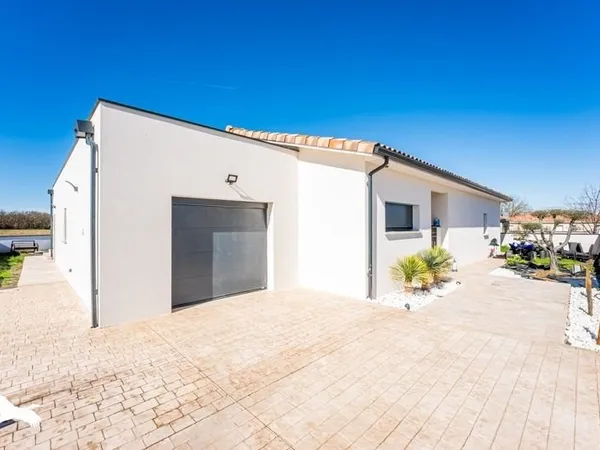 Villa de 6 pièces principales