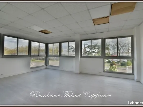 Bureaux 65 m²