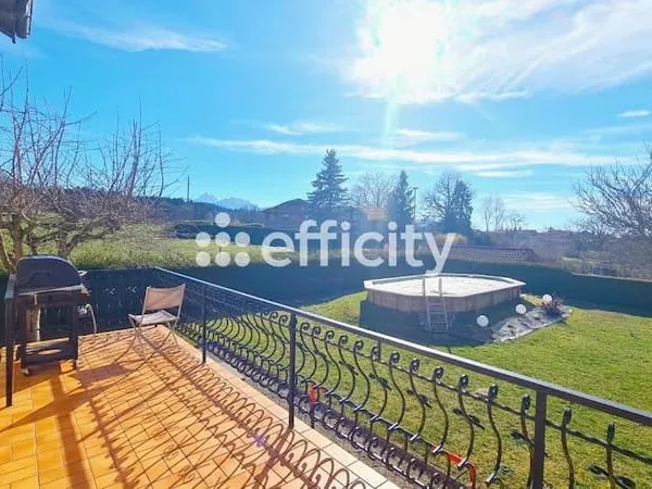 Maison 5 pièces 230 m²