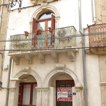 Grande Maison rénovée avec terrasses.