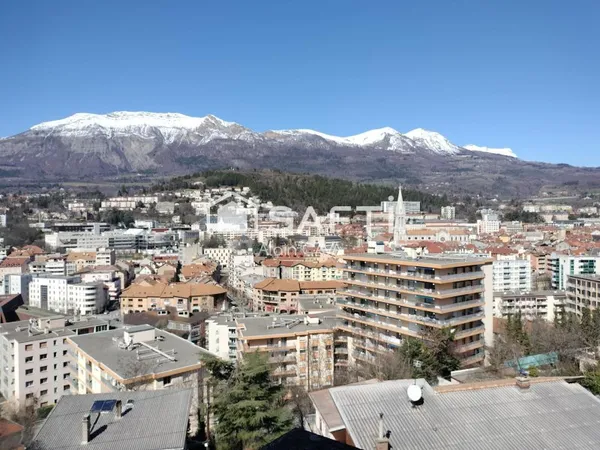 Appartement en rez de chaussée de 70m² avec terrasse,cave,parking privatif sur les hauteurs de Gap