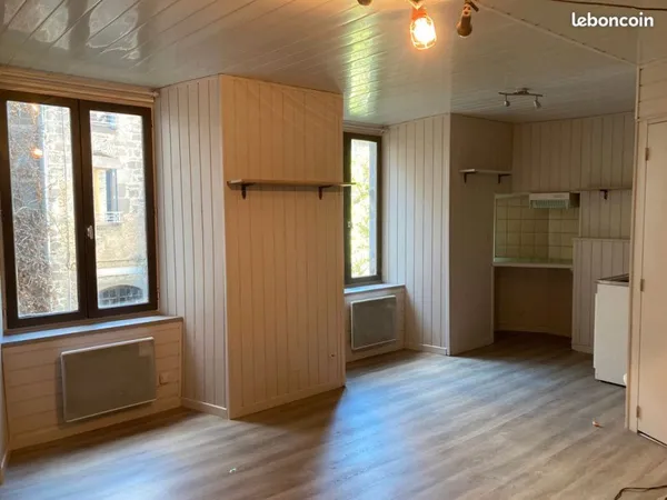 Studio à louer à l'année