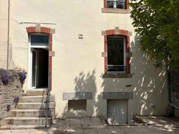Maison . 4 pièces . 80m²