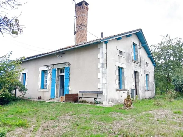 Maison en pierre de plain-pied proche Piégut-Pluviers (Périg
