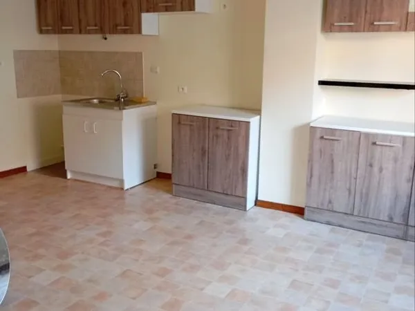 Loue appartement à Poissons