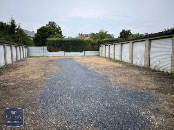 Stationnement Location La Fère   40€