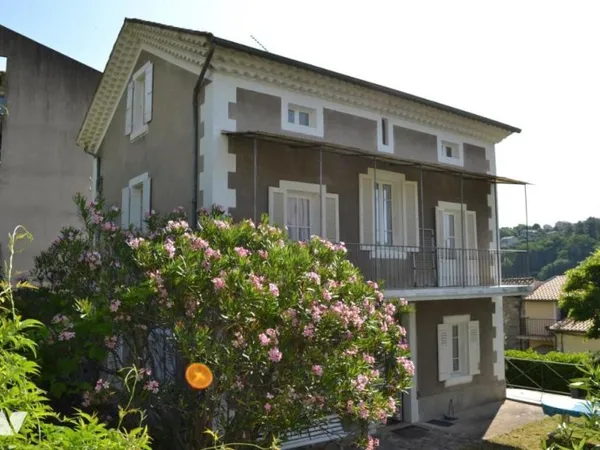 Maison 8 pièces 140 m²