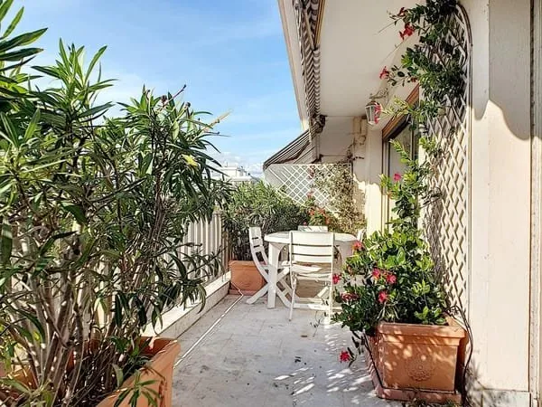 Cannes Basse Californie Spacieux 3 Pièces avec terrasse et proche Croisette