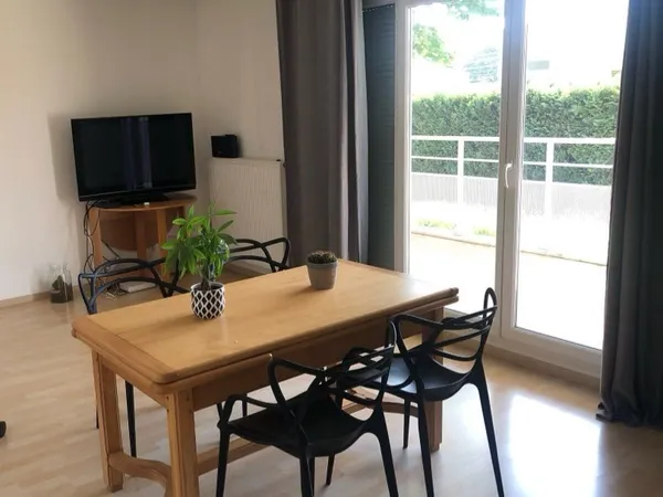 T2 60 m2 Forbach box dans garage clos en sous sol