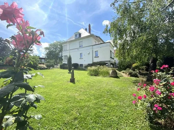 Villa 6 pièces 277 m²